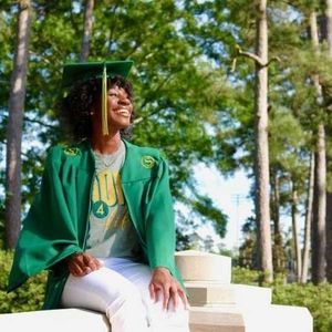 Meet your Posher, Eva